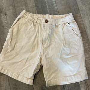 Chubbies “thighs out” khaki 7’ inseam shorts